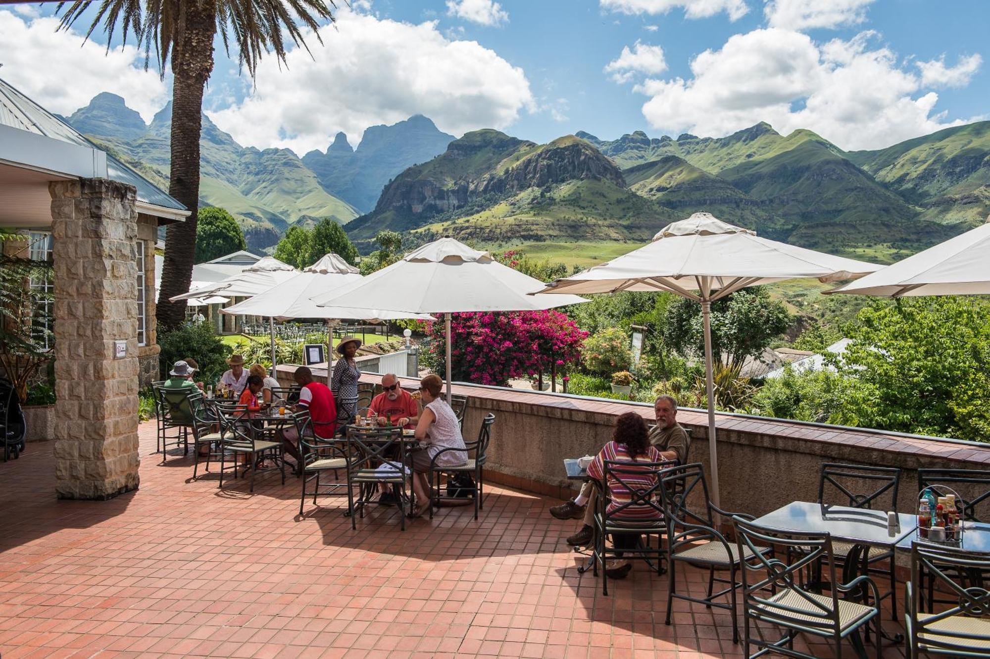 Cathedral Peak Hotel Winterton Eksteriør billede