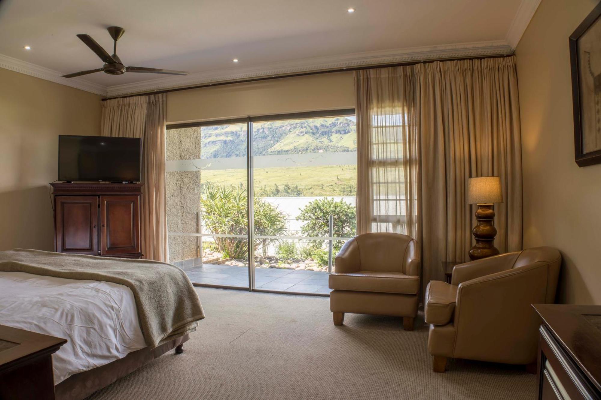 Cathedral Peak Hotel Winterton Eksteriør billede