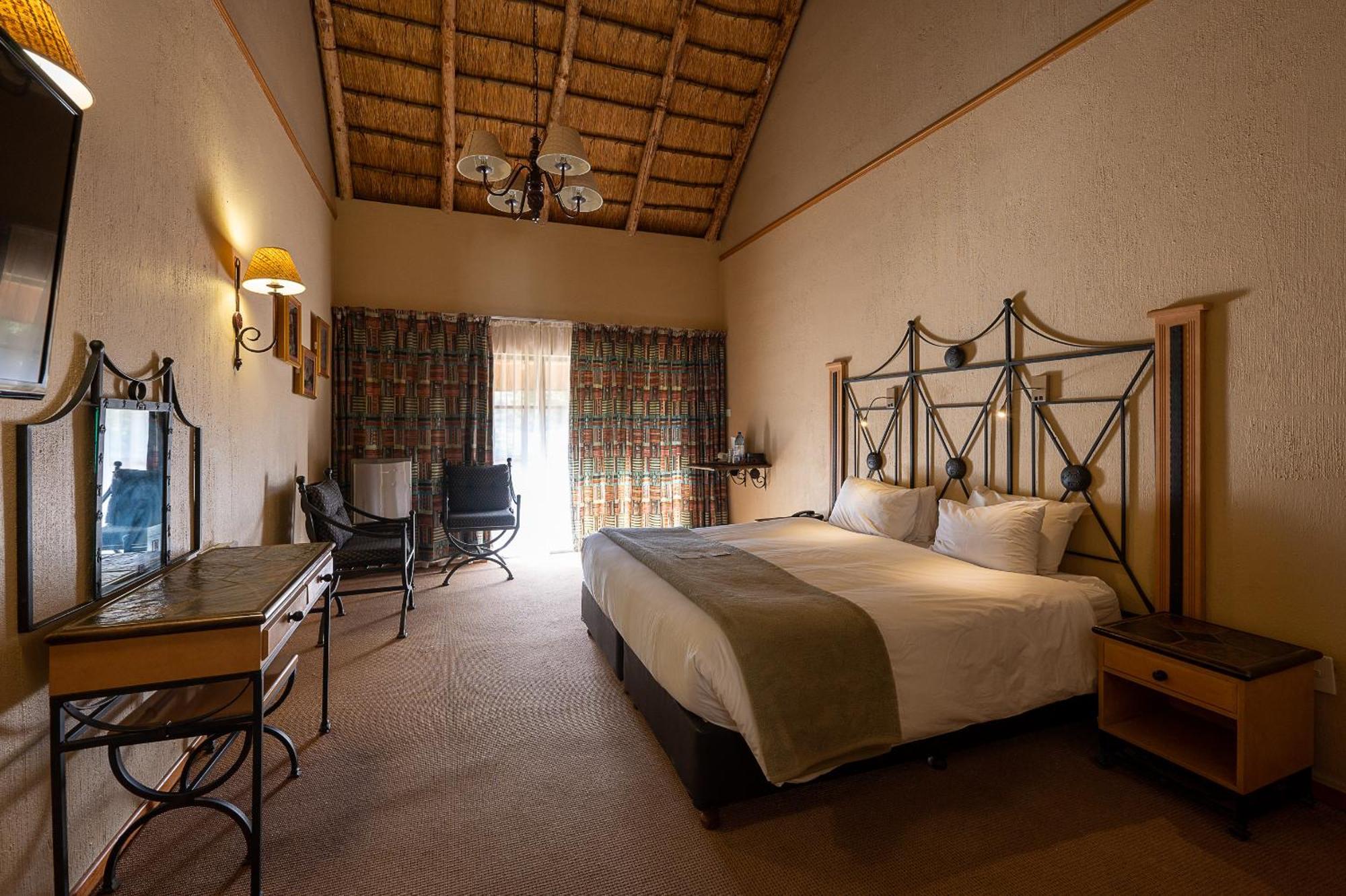 Cathedral Peak Hotel Winterton Eksteriør billede